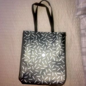Lululemon large reusable tote